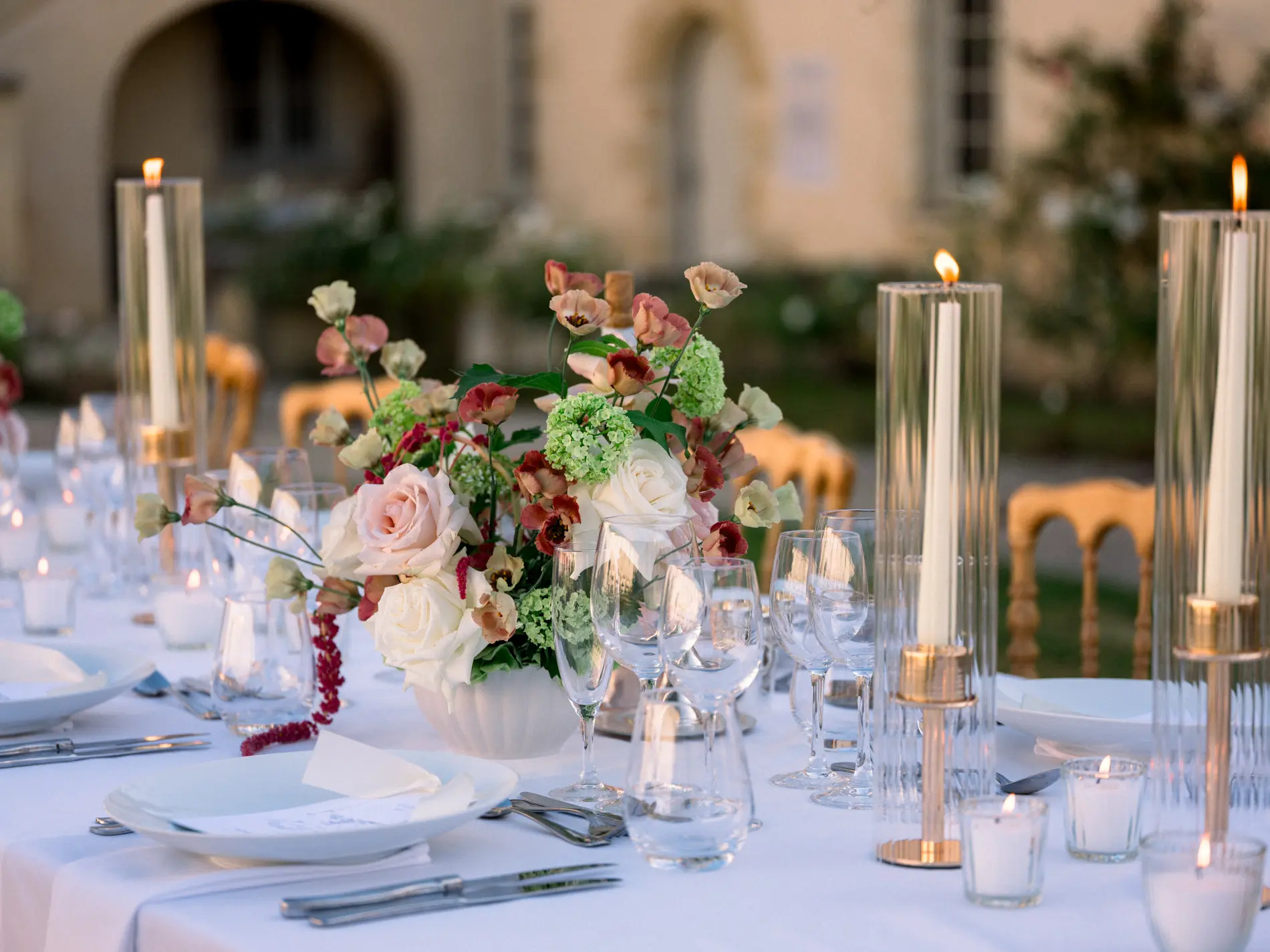 wedding table at Château Toulouse Lautrec
